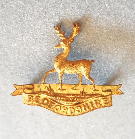 BEDFORDSHIRE Regiment GILT Officer’s Badge