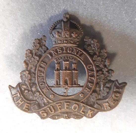 THE SUFFOLK Regiment OSD Hat Badge (KK604)