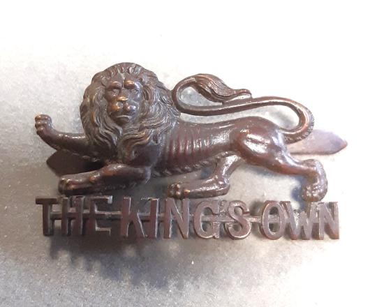 THE KING’S OWN (Liverpool Regiment) OSD Hat Badge (KK592)