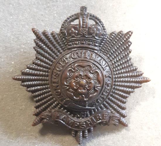 THE HAMPSHIRE REGIMENT OSD Hat Badge