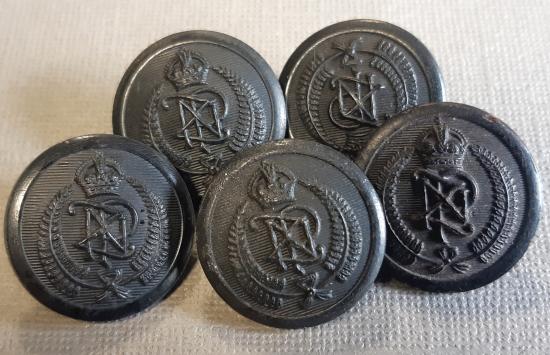 NEW ZEALAND POLICE – 5 x Large Black Plastic Pre 1953 Buttons.