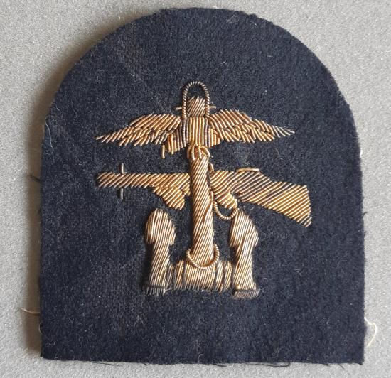 BRITISH WW2 Combined Operations Patch (No.1 Uniform – Gold Bullion on Black).