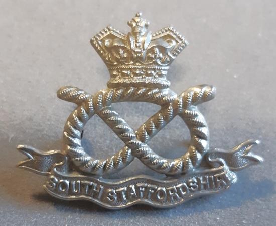 BRITISH South Staffordshire Regiment Vol. Batt. QVC W/M Hat Badge