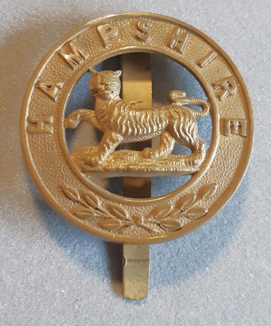 BRITISH Hampshire Regiment Victorian Brass Pagri Badge