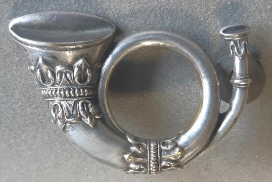 BRITISH Victorian Silver-Plated Pouch Badge (Horn)