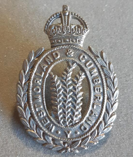 BRITISH Westmoreland & Cumberland Yeomanry (Hussars) White Metal Hat Badge (KK1435)