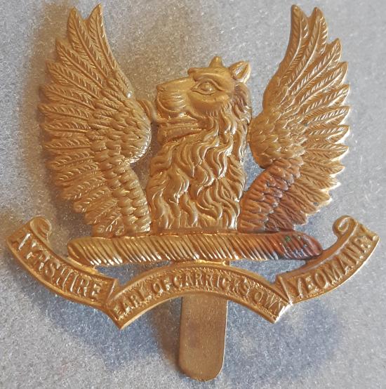 BRITISH The Ayrshire (Earl of Carrick's Own) Yeomanry Gilding Metal Hat Badge (KK2297)