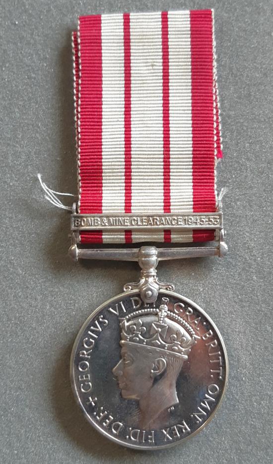 NAVAL GENERAL SERVICE MEDAL 1909-62 “BOMB & MINE CLEARANCE 1945-53” (RARE Clasp).