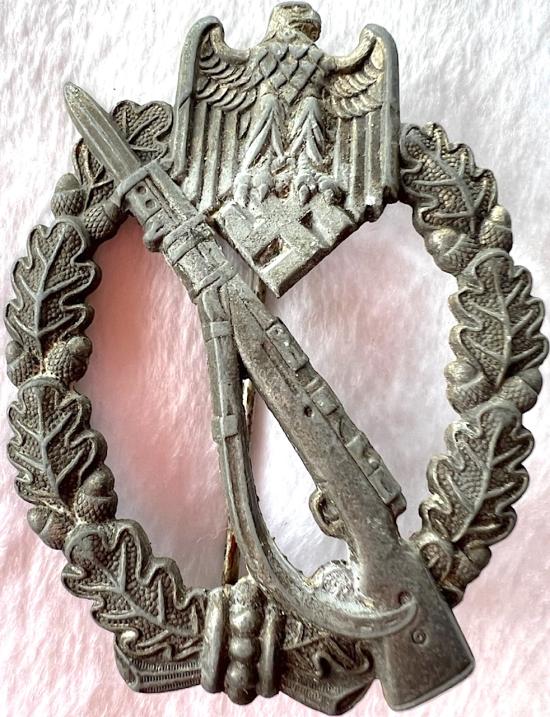 WW2 INFANTRY ASSULT BADGE MARKED JB. & CO