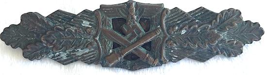 POST WW2 PRODUCED GERMAN CLOSE COMBAT BAR IN BRONZE