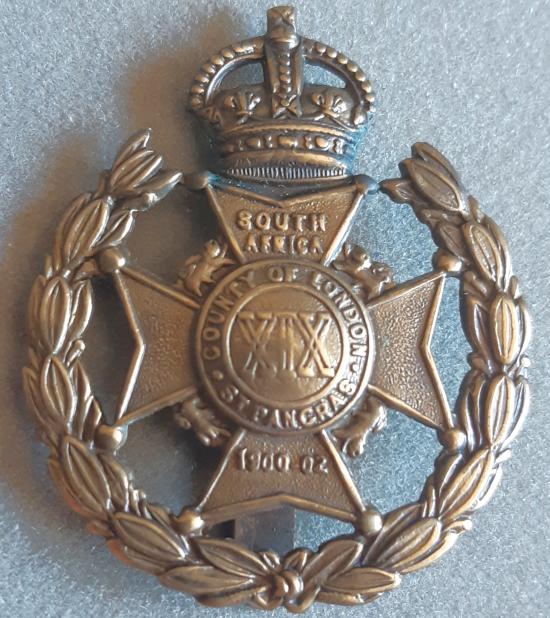 BRITISH - 19th County of London Battalion (St Pancras) Gilding Metal Hat Badge (KK1851)