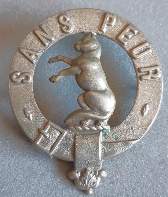 BRITISH - The Seaforth Highlanders (5th Battalion Sutherland & Caithness Highland) White Metal Badge (KK1753)