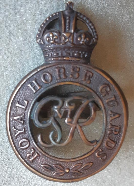 BRITISH - The Royal Horse Guards (The Blues) Bronze Hat Badge (KK1877) GVI