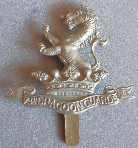 BRITISH - 7th Dragoon Guards (Princess Royals) White Metal Hat Badge (KK748)