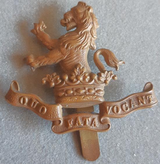 BRITISH - 7th Dragoon Guards (Princess Royals) Gilding Metal Hat Badge (KK749)