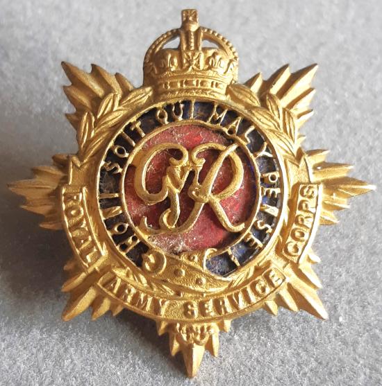 BRITISH - Royal Army Service Corps GRVI Gilt & Enamel Hat Badge (KK2216)