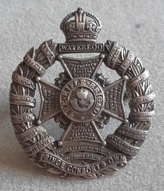 BRITISH - The Rifle Brigade Stg Silver Officer Hat Badge (1933-34 Hallmark -JRGS) KK2019