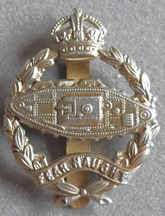 BRITISH - Royal Tank Regiment K/C White Metal Hat Badge (KK1923)