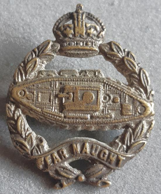 BRITISH - Royal Tank Regiment K/C cast White Metal Hat Badge (KK1923)