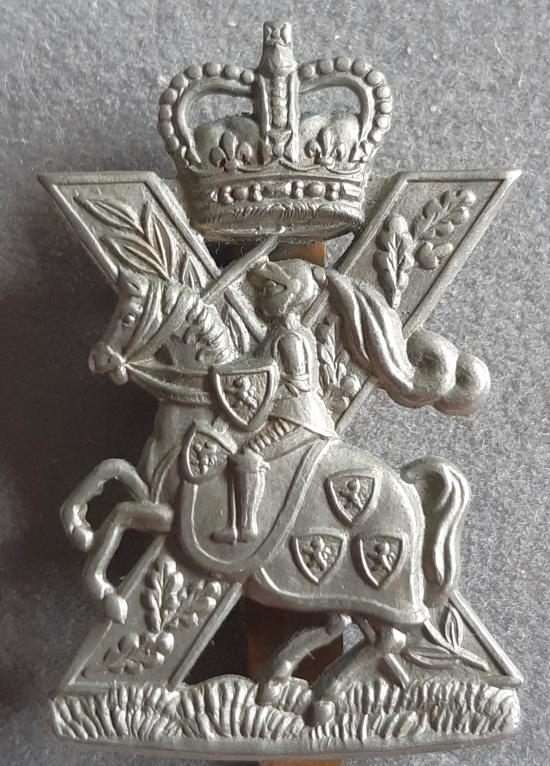 BRITISH - The Highland Yeomanry Q/C W/M Hat Badge (KK2315)