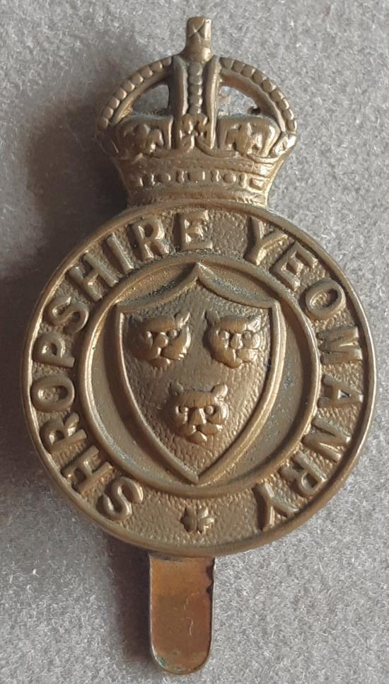 BRITISH - The Shropshire Yeomanry (Dragoons) G/M Hat Badge (KK1415)