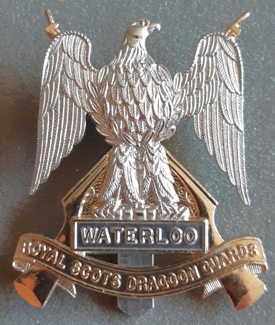 BRITISH - The Royal Scots Dragoon Guards Anodised Hat Badge (KK1890)