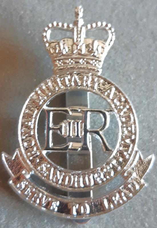 BRITISH - Royal Military Academy Sandhurst Q/C Anod. Badge (KK2171)