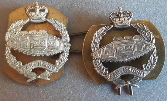 BRITISH - Royal Tank Regiment Q/C Pair White Metal Collar Badges