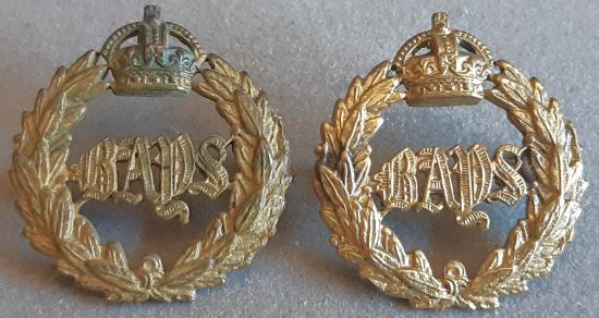 BRITISH - The Queen's Bays (2nd Dragoon Guards) K/C Pair Gilding Metal Collar Badges