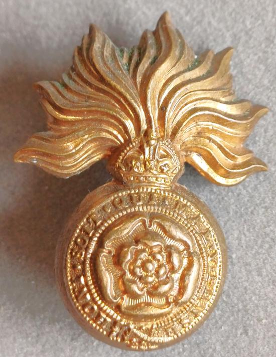 BRITISH - Royal Fusiliers (City of London Regiment) K/C Field Service Hat Grenade Badge