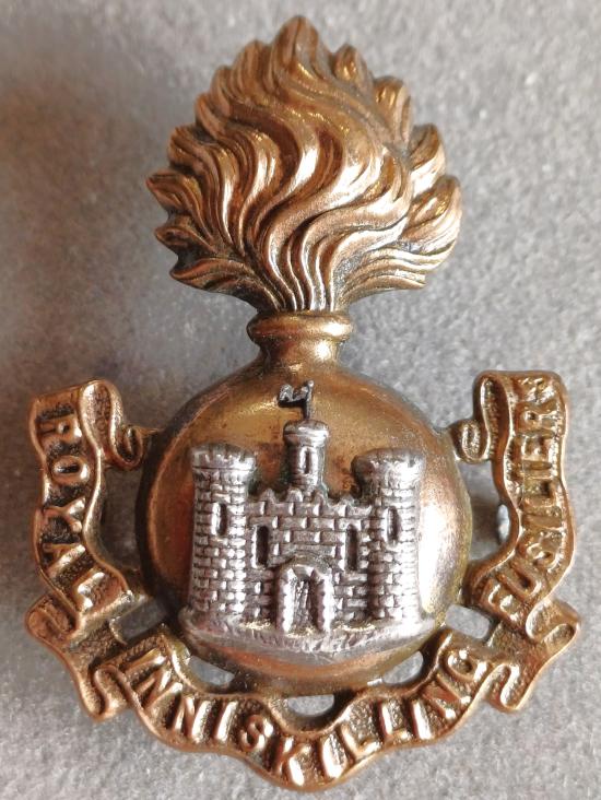 BRITISH - Royal Inniskilling Fusiliers Bi-Metal Circa 1895 Shoulder Title