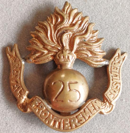 BRITISH - 25th Battalion (Frontiersman) Royal Fusiliers Cast Gilding Metal Hat (KK1143)