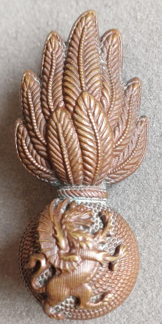 BRITISH - The Royal Welch Fusiliers Bronze Right Collar Badge (Churchill 640)