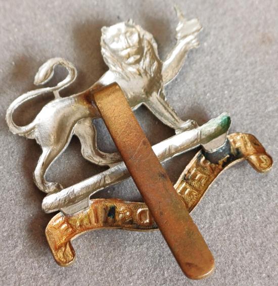 BRITISH - The Herefordshire Regt. Bi-Metal Hat Badge (KK 1794)